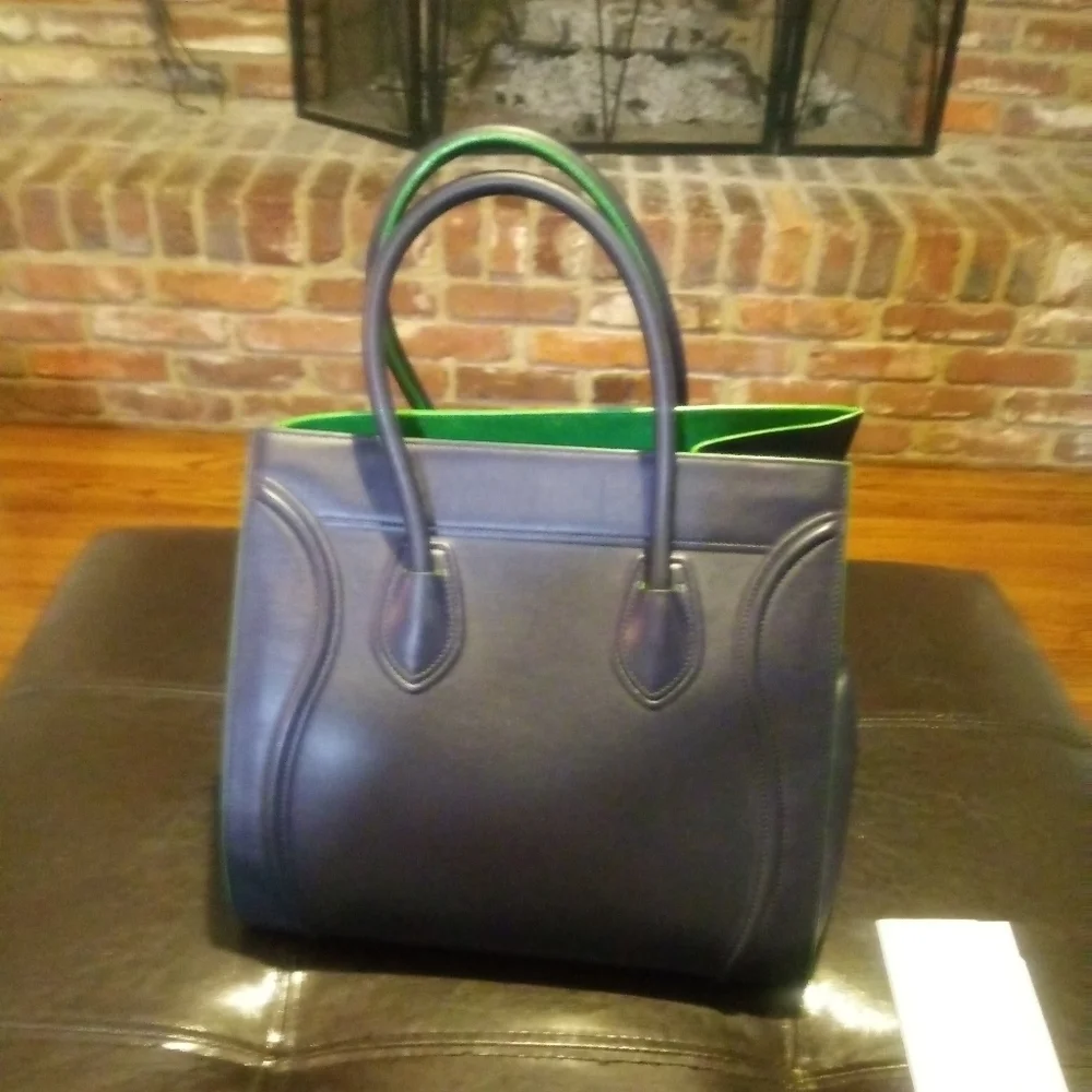 💯 AUTH Celine  Phantom handbag